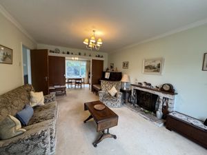 Lounge- click for photo gallery